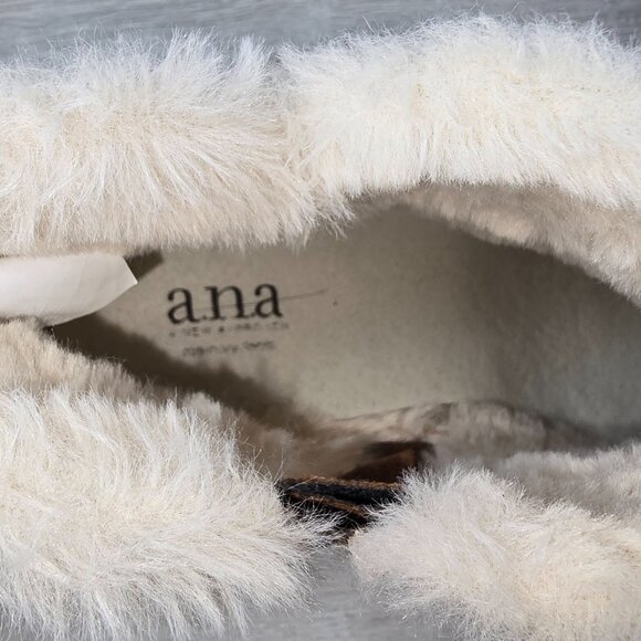 Womens Ankle Booties Sz 8.5 M Faux Suede Faux Fur Trim Wedge Heel Brown Tan - Picture 9 of 9